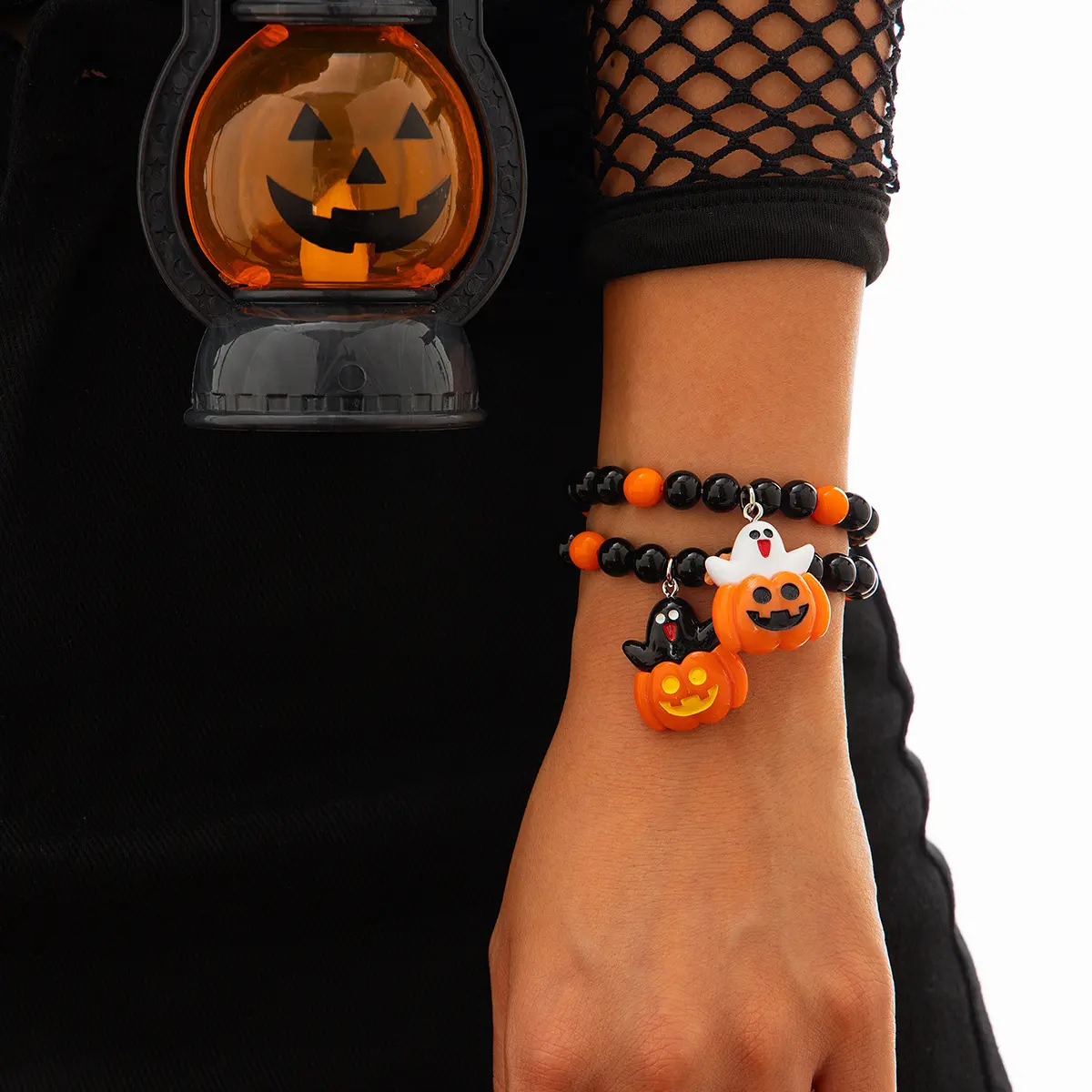 16Pcs Halloween Pumpkin Charms Beaded Bracelet, Gothic Spooky Style Halloween Cosplay Jewelry, Ideal Accessories for Best Friends, Family, Couples