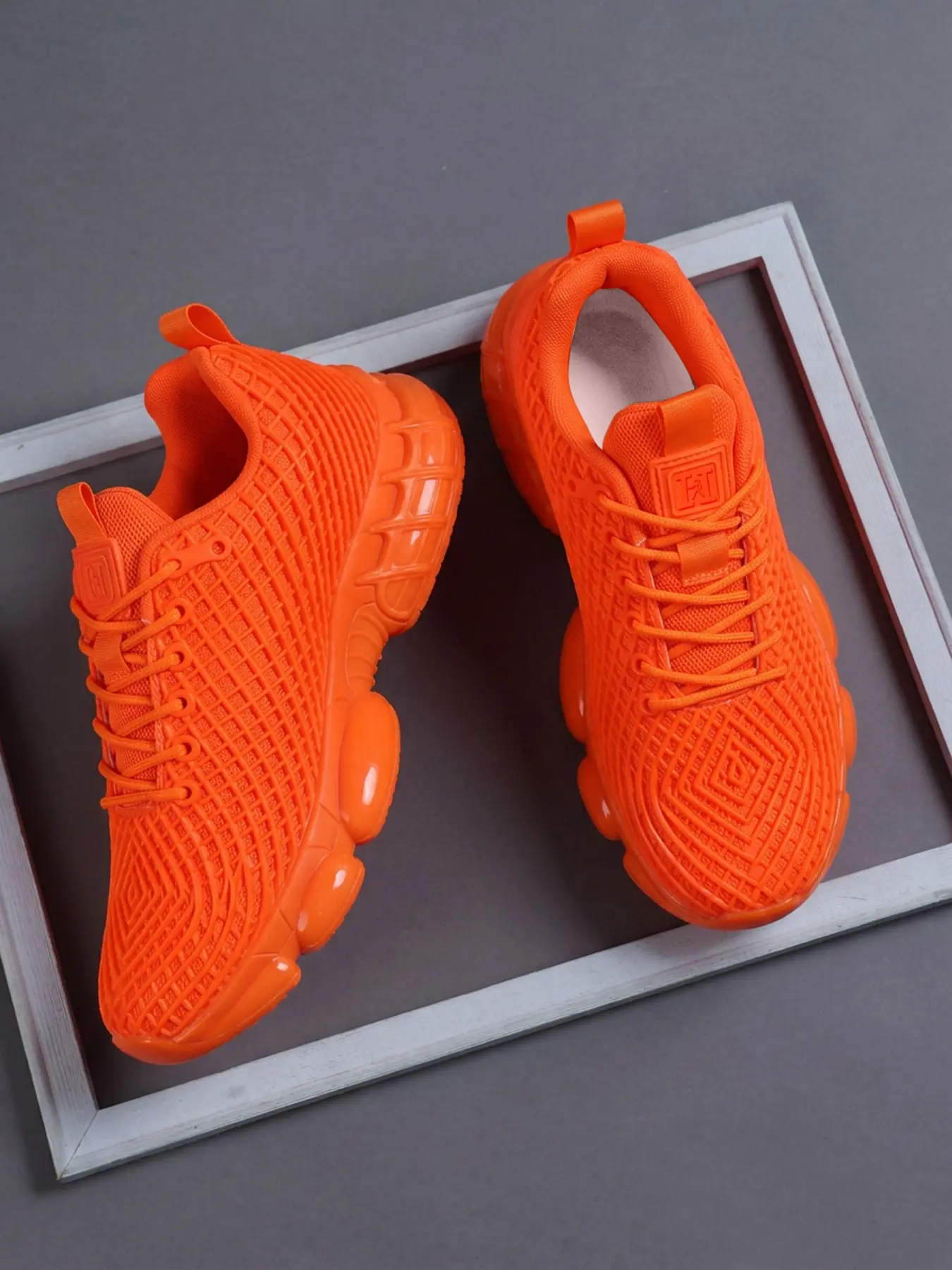 Men's Solid Color Mesh Casual Fitness Running Shoes, Breathable Grid Upper, Segmented Air Cushion Shock Absorption, Lightweight Anti-Slip Sport Shoes