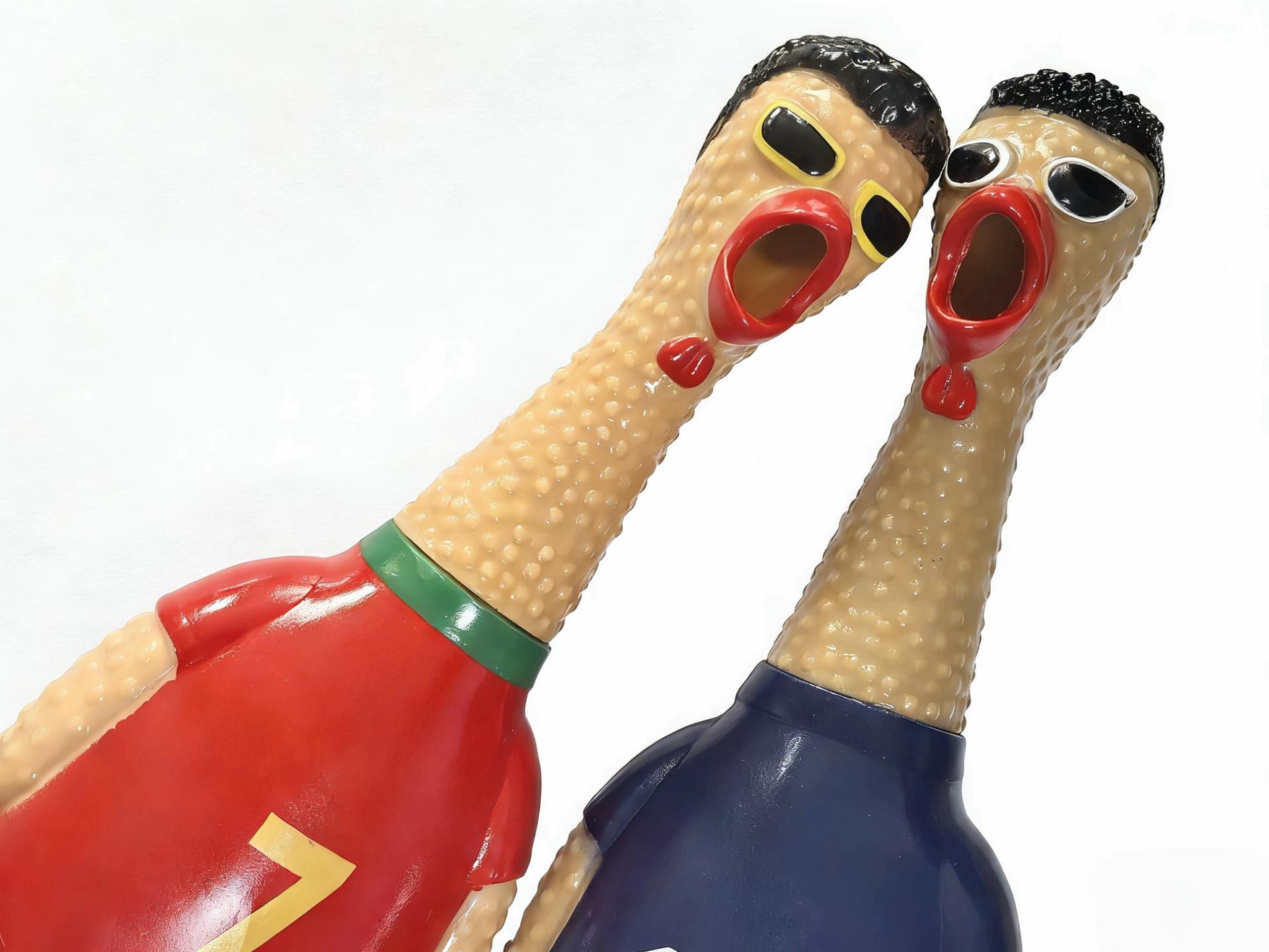 Football Screaming Chicken Stress Relief Toy, Sound-Making Toy for Stress Relief and Fun, Squeezable Toy for Adults and Children