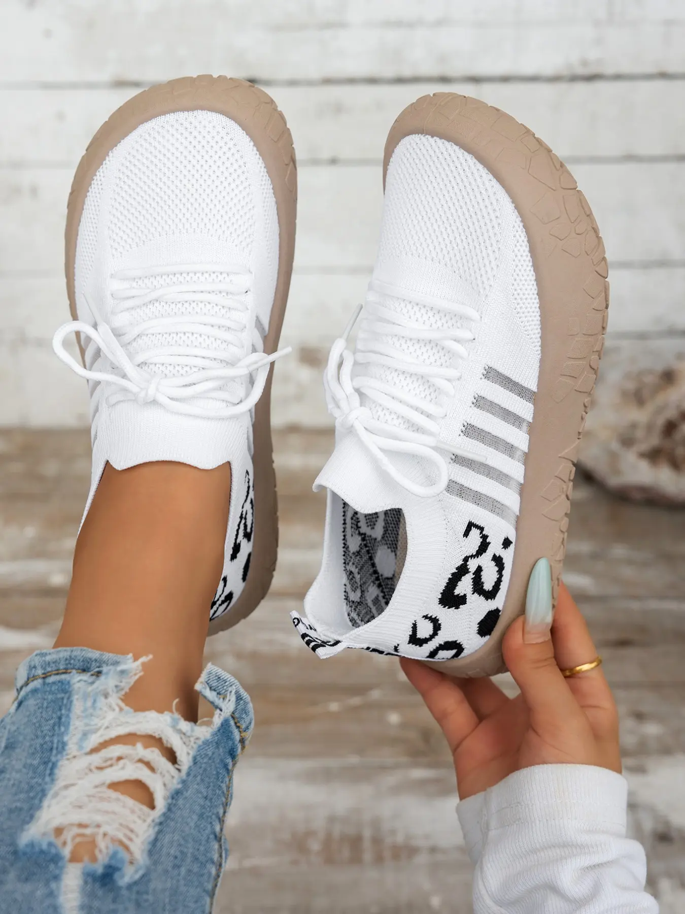 Women's Leopard Print Sports Shoes, Breathable Mesh Laces, Thick Sole Anti-Slip, Lightweight Daily Commute, Trendy Low Top Running Sneakers