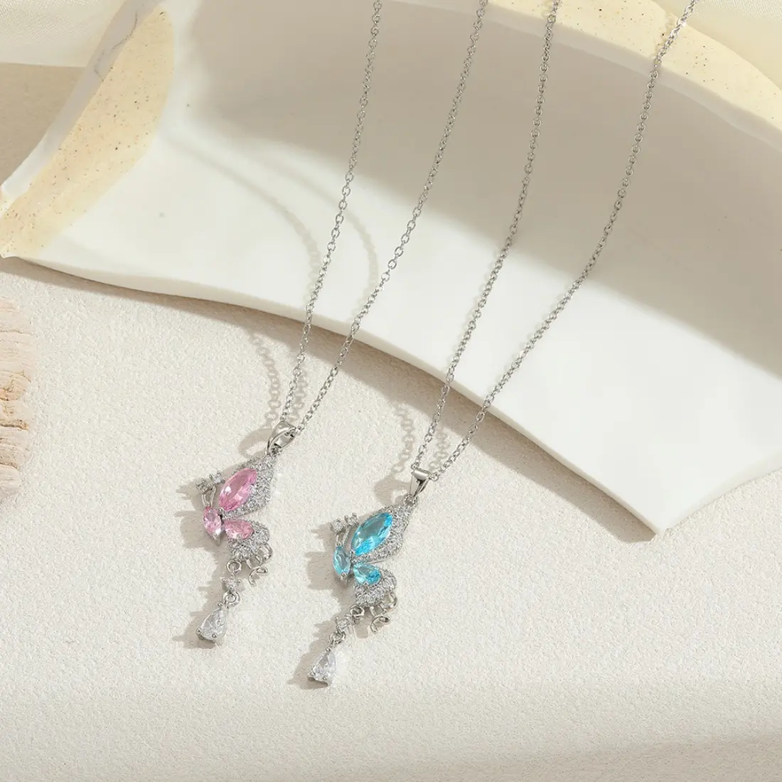 Asymmetrical Butterfly Necklace for Women, Dopamine Color Pearl Pendant Necklace with Titanium Steel Chain, Trendy Y2K Coquette Fashion Jewelry, Elegant Layered Necklace for Daily Wear, Vacation, Party, Birthday & Gift for Her