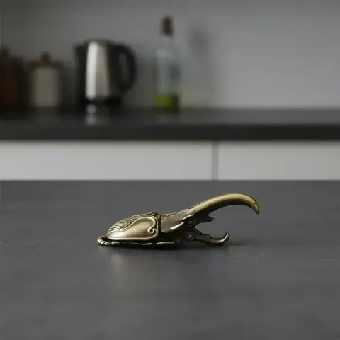 Vintage Metal Beetle Design Bottle Opener, 1 Count Creative Metal, Portable Beer Can Opener, Soda Can Opener, Kitchen Tool for Outdoor Use