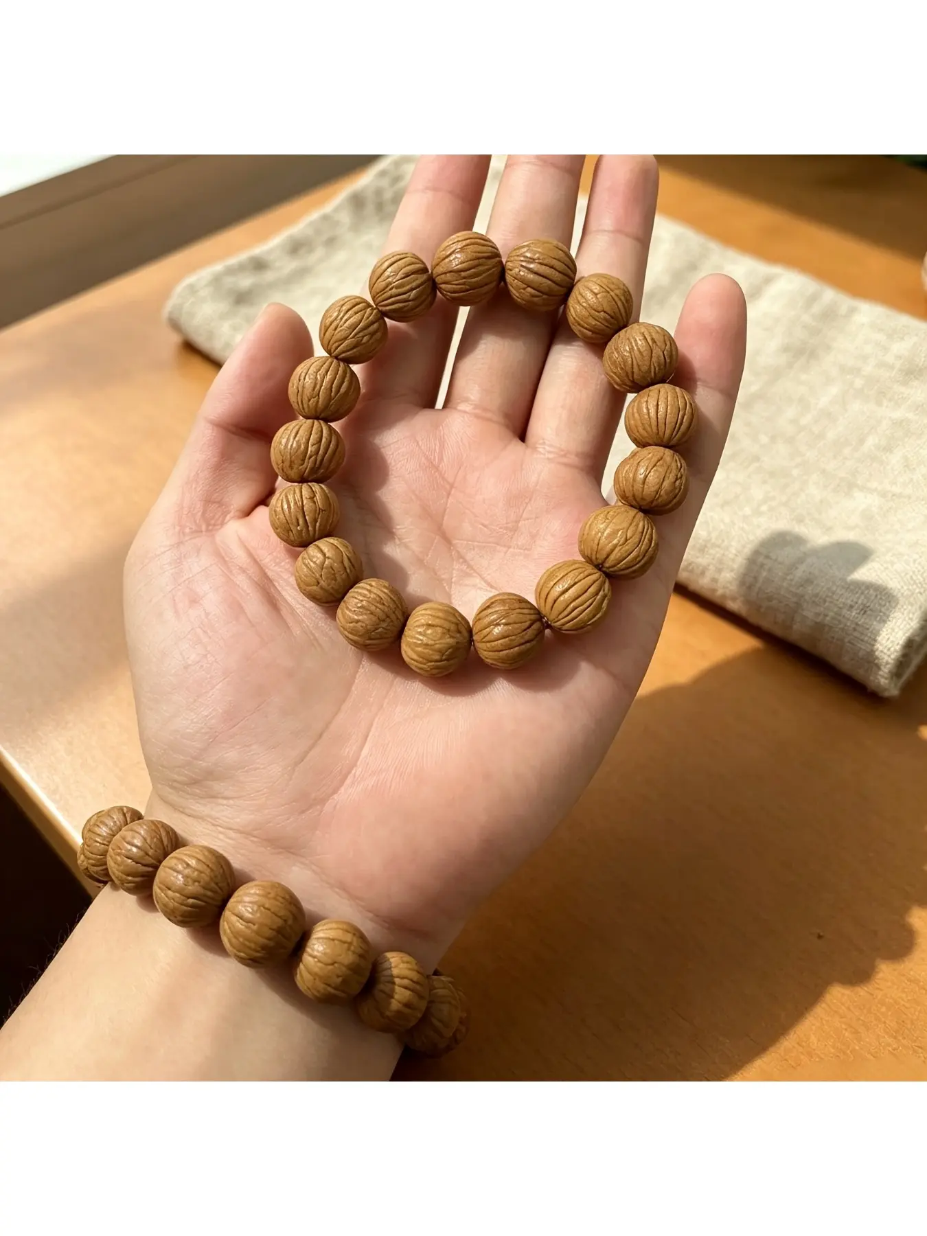 Handmade Premium Material High-Quality Monkey Head Walnut Bracelets, Natural Walnuts, Ideal for Cultural Play, Hand Holding and Collection