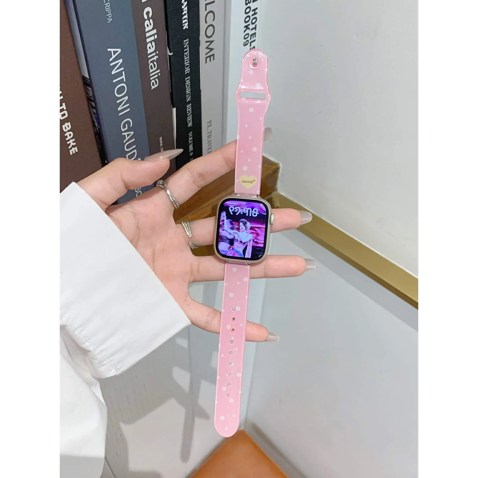 Colorful heart-shaped watch band, soft and adjustable, stylish wristband, compatible with Apple Watch Series 1-11 (watch not included), smartwatch accessory. tiktokshopbacktoschool