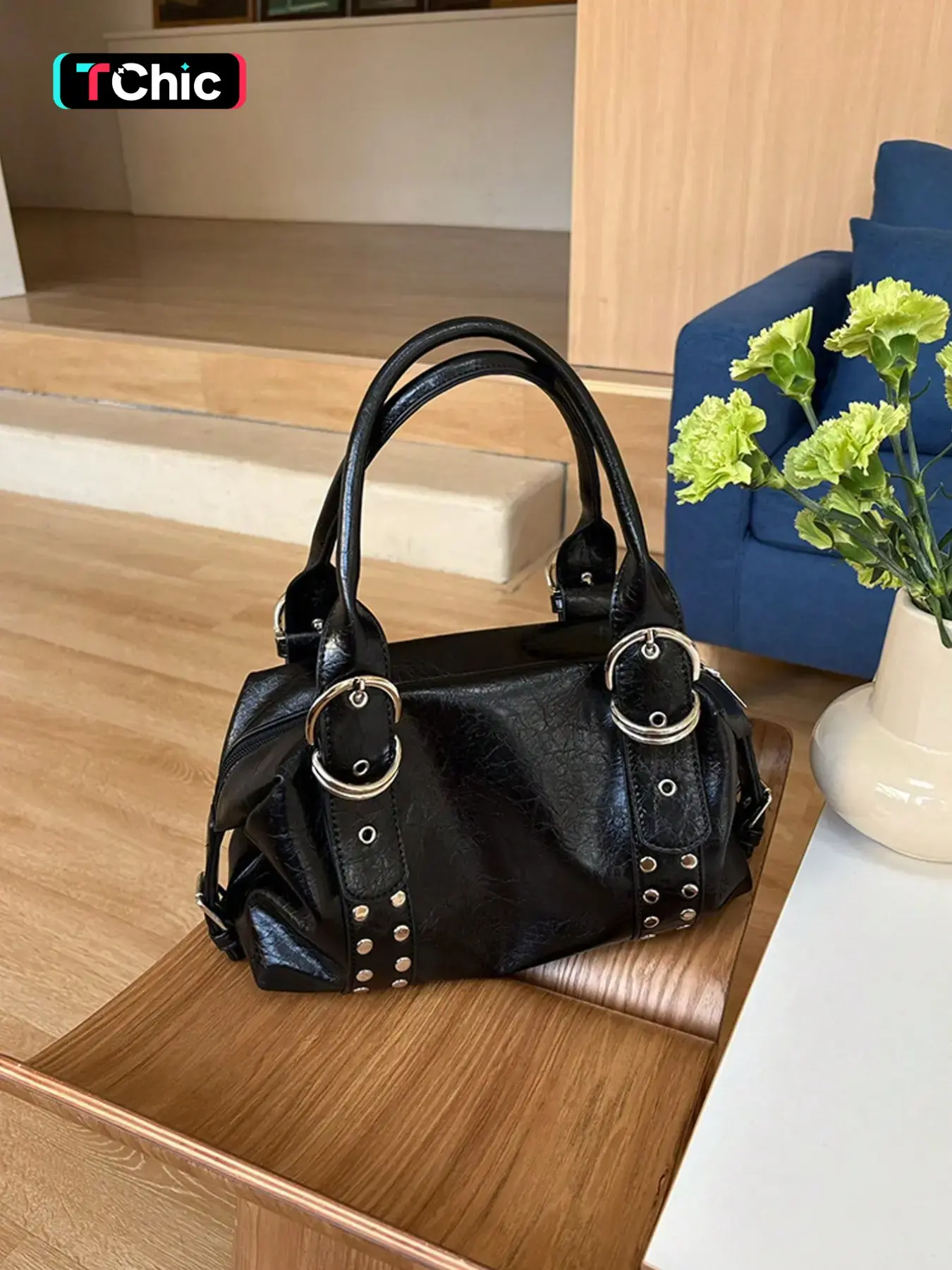 Simple Handbag, Fashionable Versatile Commuter Bag, High-Quality Leather, Large Capacity, Ideal for Daily Use and Office Wear