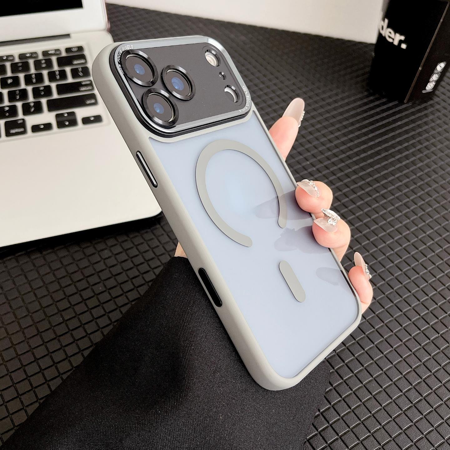 Hardware Metal Lens Compatible with iPhone 17 Pro Max Phone Case New Model Instant Change 17 Magnetic Suction Protective Cover