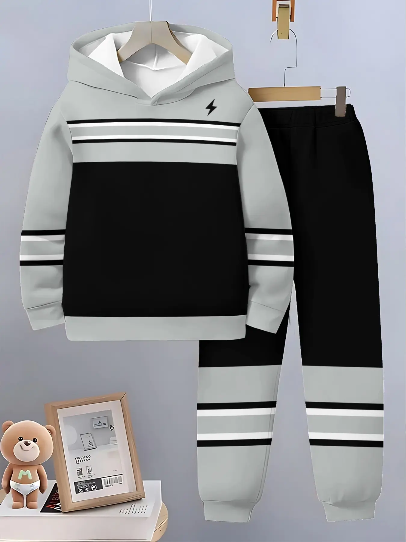 Boys' Colorblock Striped Lightning Print Hoodie Set, Casual Drawstring Long Pants Two-Piece Set, Spring Fall Kids Fashion Sportswear