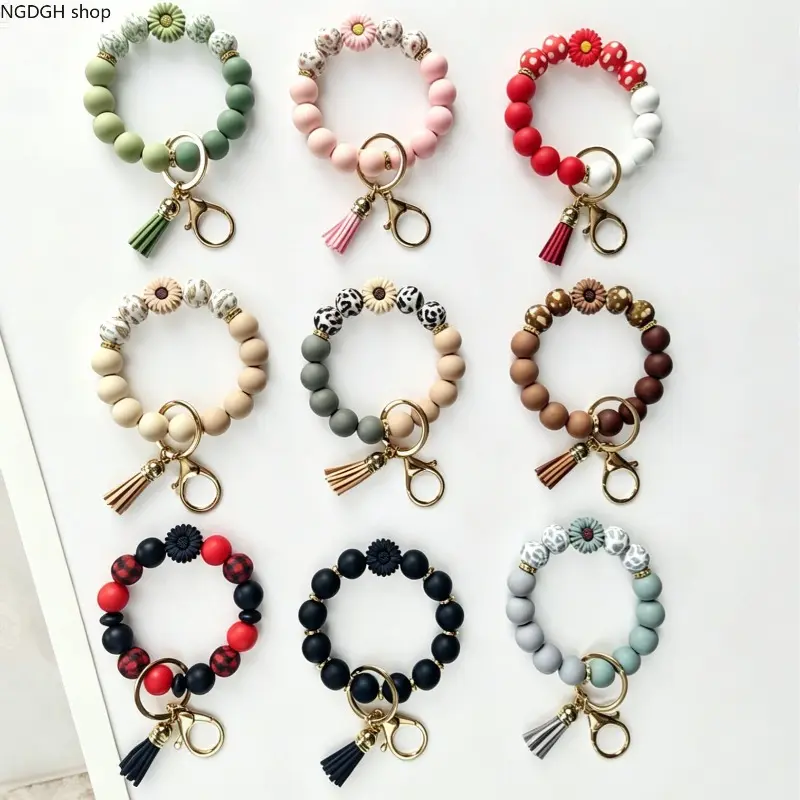 Boho Elastic Beaded Wrist Keychain Bracelet Daisy Flower Silicone Bead Wristlet Key Ring Tassel Charm Portable Bangle Holder for Ladies Purse Bag Car Key Daily Accessory