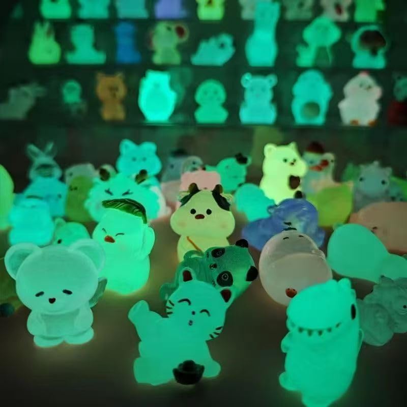 50PCS Mini Resin Animals Variety Pack, Random Assorted Tiny Resin Animal Figurines Glow in the Dark for Fairy Garden Accessories, Aquarium and Micro Landscape Decoration
