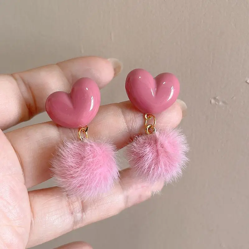 Milk Rose Red 1 Pair Heart-Shaped Plush Ball Earrings, Autumn Winter Temperament, Fashion Earrings, Party Accessory