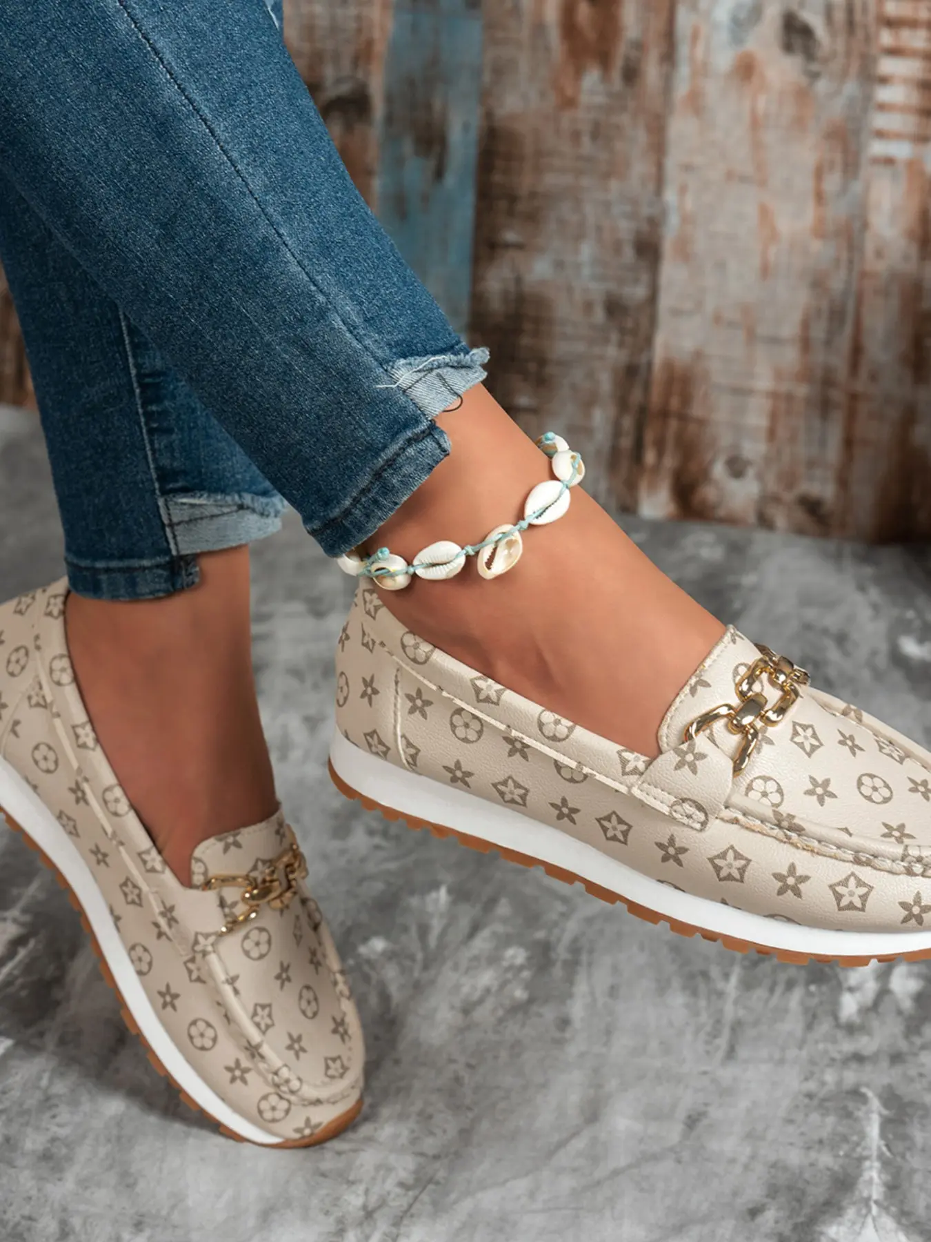 Women's Fashion Loafers, Classic Pattern with Buckle, Comfortable Lightweight Rubber Sole, Versatile for All Seasons