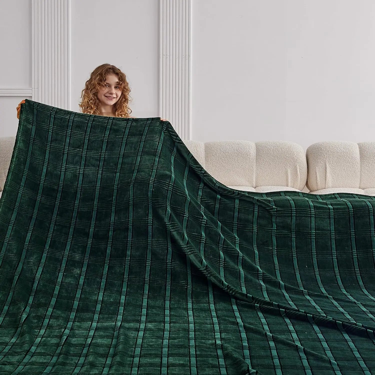 Oversized King Fleece Blanket 120x120 Inches, Seamless Soft Cozy 3D Jacquard Flannel Blanket 10'x10' Extra Large for Bed, Sofa, Couch, Travel & Camping, California King Throw, Forest Green