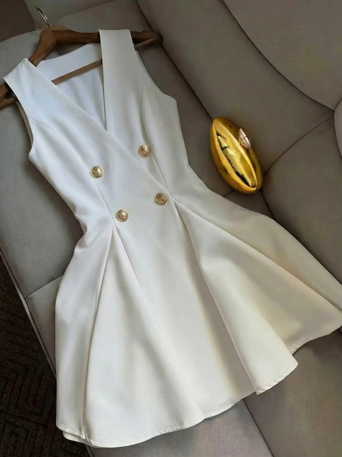 Women's Unique V-Neck Slim Fit Short Dress for Fall Winter, Trendy Design for Various Occasions, Perfect for Stylish