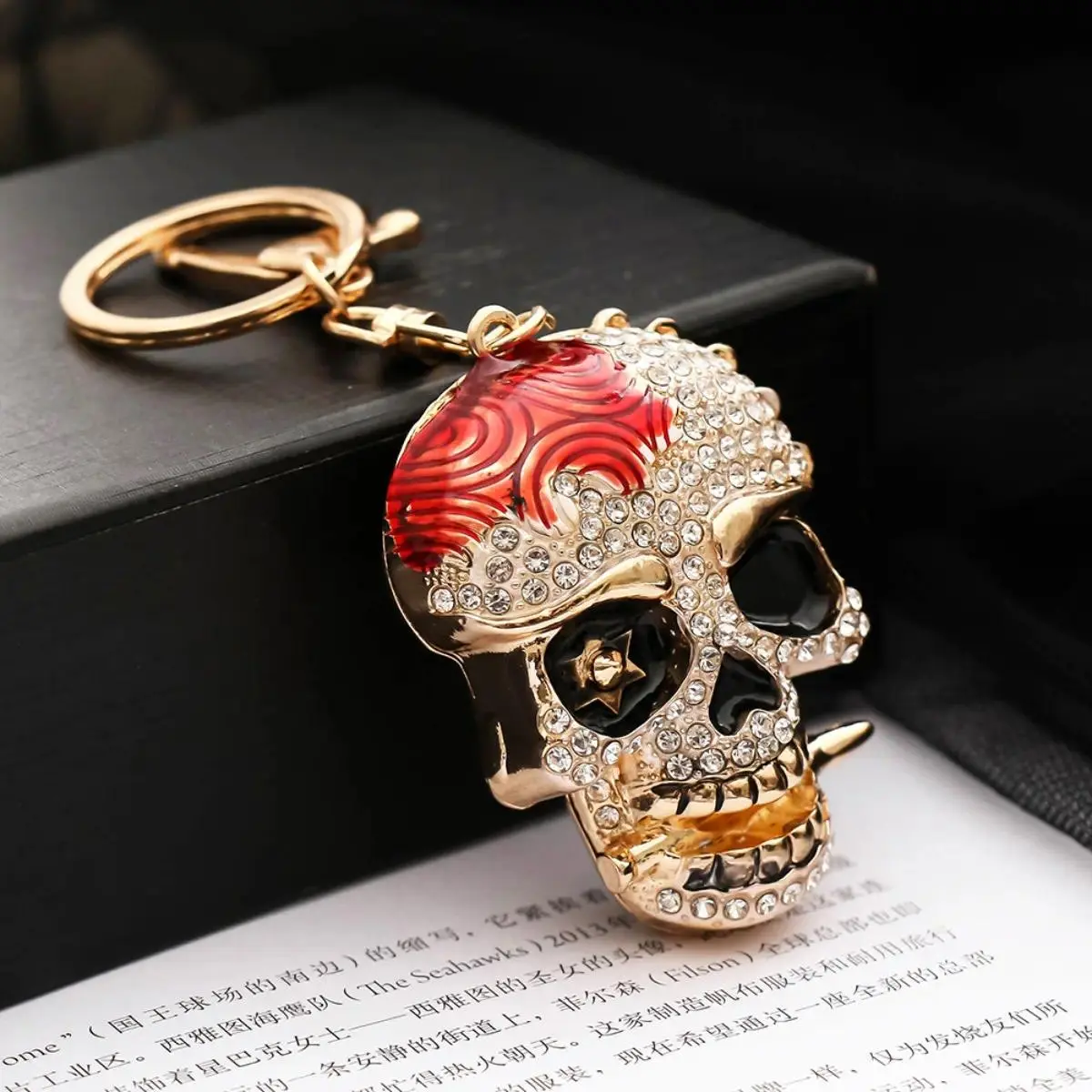 Rhinestone Skull Keychain, Gothic Hip Hop Metal Bag Charm with Sparkling Skull Pendant, Trendy Key Ring Accessory for Backpack Purse Car Keys, Fashion Decoration Gift for Men Women Daily Use
