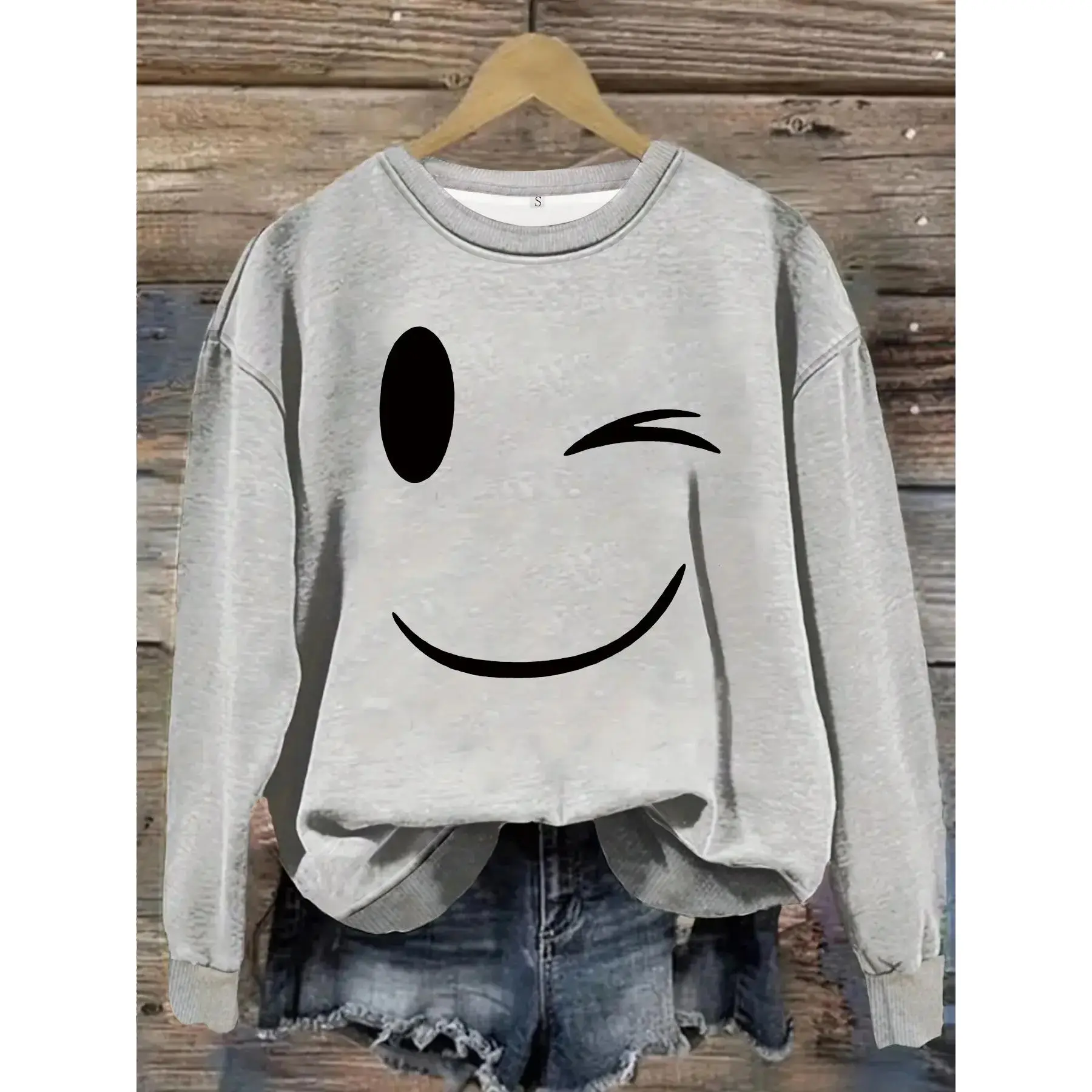 Women's Casual Smiley Face Graphic Pullover Sweater, Soft Long Sleeve Round Neck Sweatshirt, Casual Fitted Sweatshirt, Casual Cozy Sweatshirt, Comfortable Daily Wear Fit