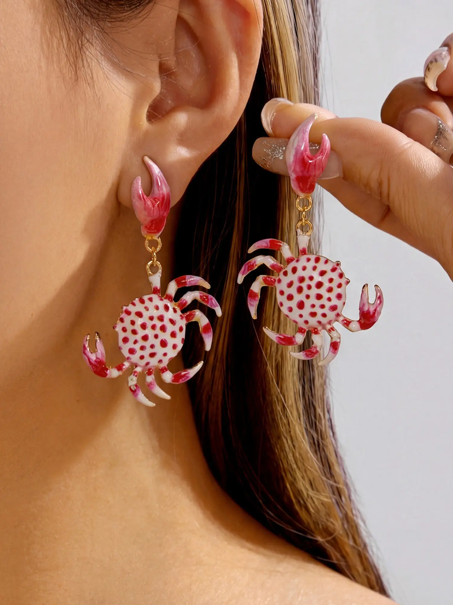 Women's Cute Enamel Crab Dangle Earrings, Dot Ocean Crab Ear Studs, Summer Beach Vacation Fashion Accessories, Unique Jewelry Gift
