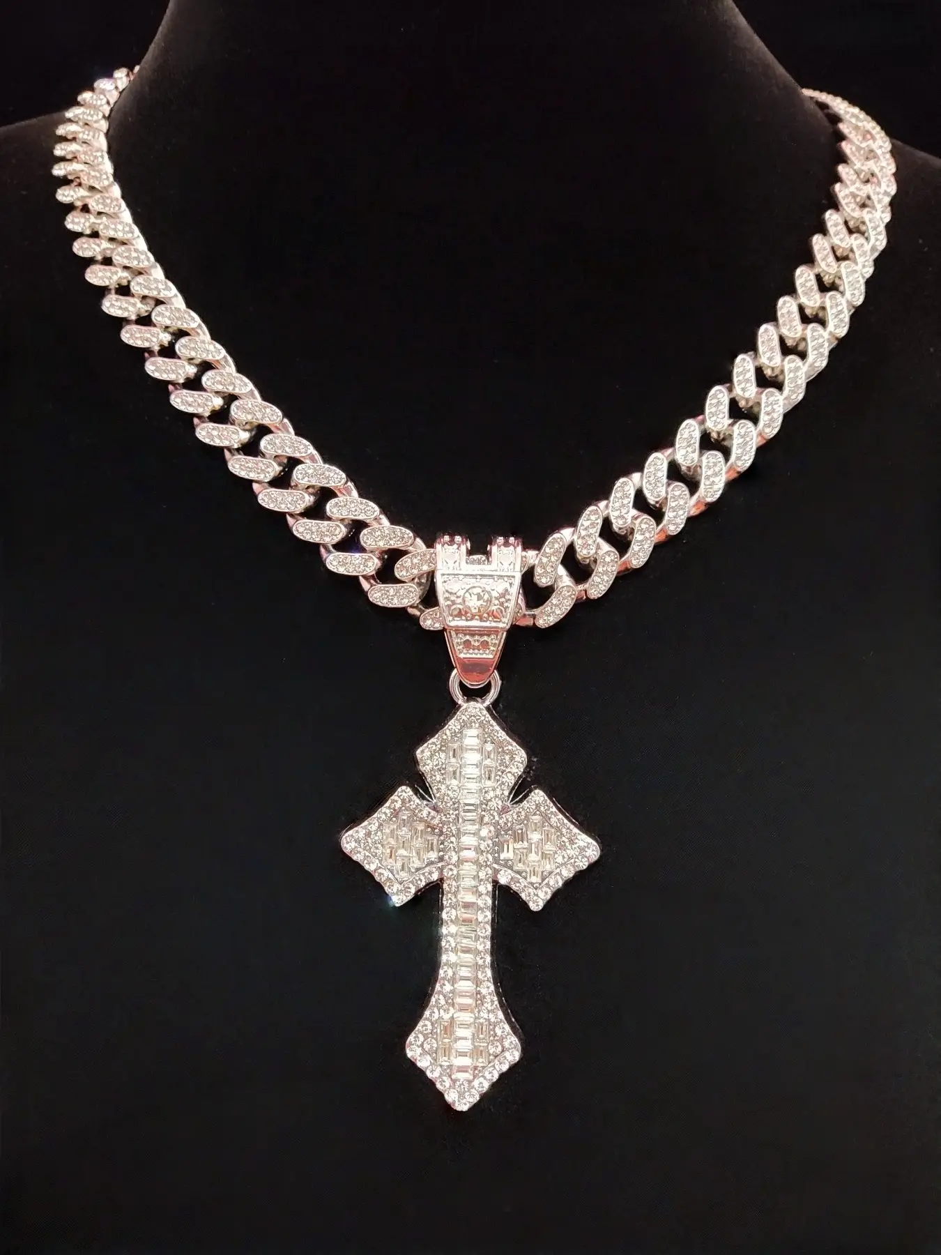 Men Hip Hop Vintage Cross Pendant Necklace, Full Iced Out Bling Bling Chain Stree Style Rapper Jewelry Rhinestone Pendant Necklaces
