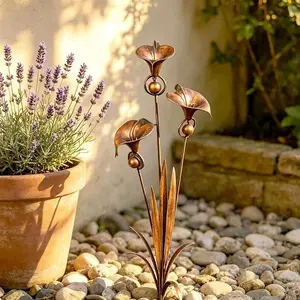 Vintage Rustic Iron Calla Lily Garden Decor, Outdoor Courtyard Art, Three Bells Included, Potted Garden Ornament, Unique Charm for Your Garden, Durability