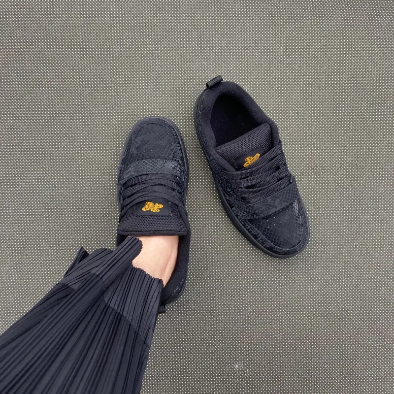 Unisex All Black Chunky Platform Skate Sneakers - Casual Athletic Sports Walking Shoes, Leg-Lengthening Elevated Tall Platform, Skin-Friendly Plush Interior, Extended Large Sizes, Fashion Footwear for Gen Z Street Style, Skate Training