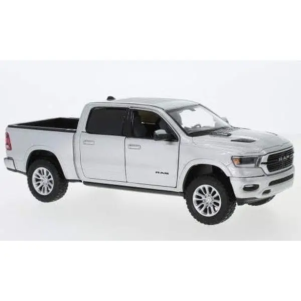 Motormax 1:24 Scale Dodge Ram 1500 Crew Cab Laramie Car, 2019 Silver Model