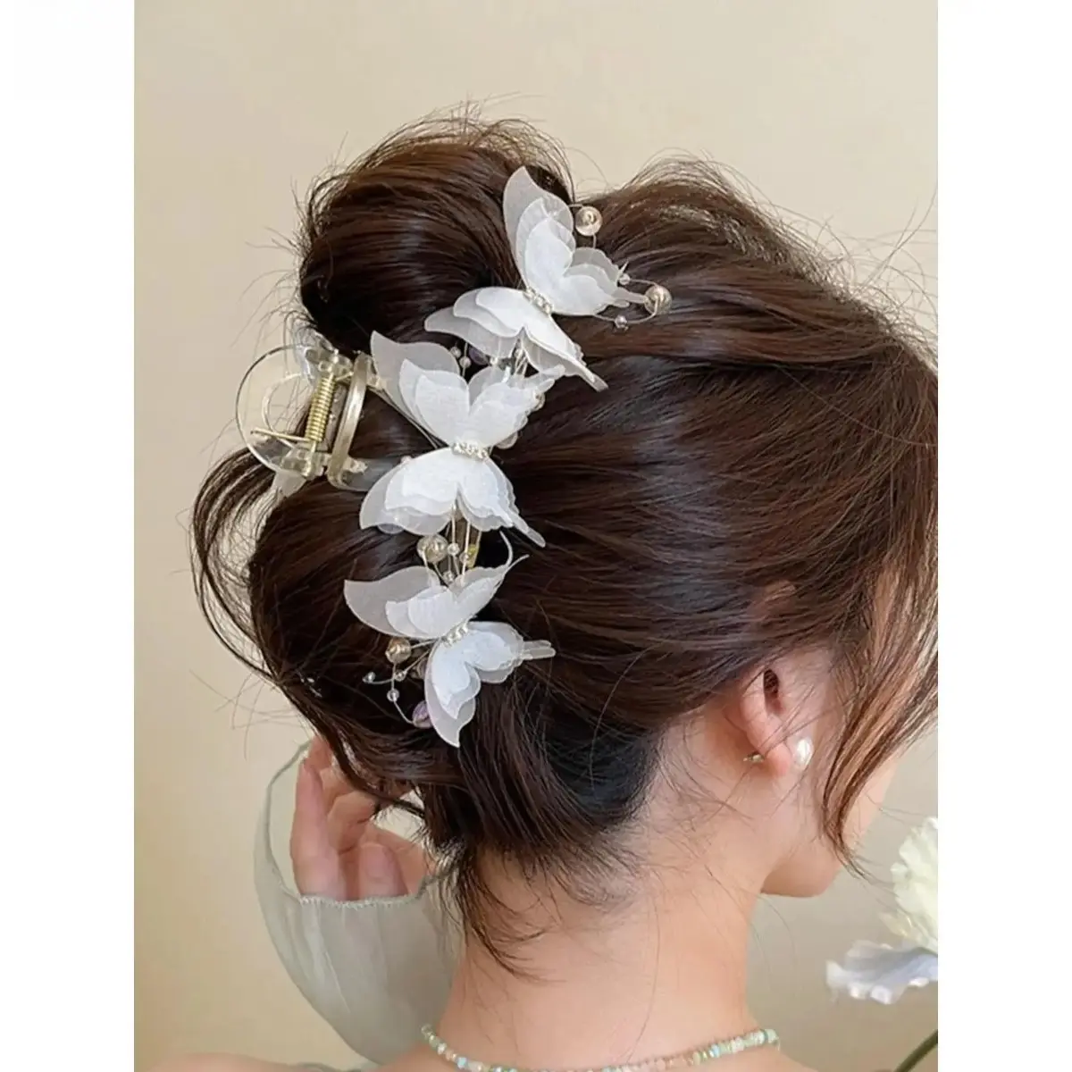 Glamorous Butterfly Hair Clip with Rhinestones, Elegant and Durable Claw Style Accessories for Women, Ideal for Daily & Party Hairstyles, Smooth Hair, Tencel, Italian Look, Women's Fashion, Plain, Claw Shape, Secure Grip, Chiffon, Everyday