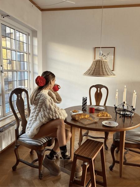 Women's Fashion Design Loose Regular Pullover Sweater, Chunky Knit Cable Style Perfect for Autumn & Winter, Stylish Women's Knitwear