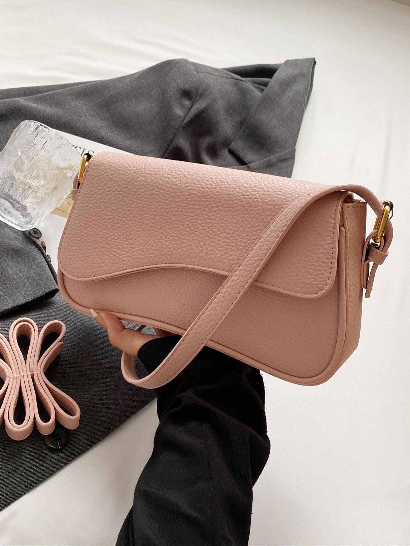 26 Spring/Summer Women's Saddle Bag, Daily Shoulder Bag and Crossbody Bag, Classic Shoulder Bag, Elegant Magnetic Sealed Saddle Bag, Suitable for Daily Use, Party Attendance