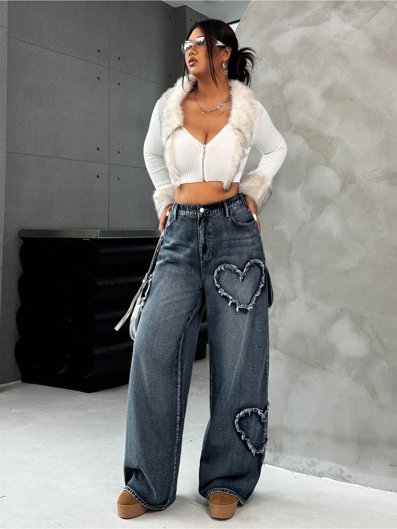 Women's Classic New Heart Embroidered Straight-Leg Jeans, Elegant Fitted Woven Denim Jeans for All Seasons, Versatile Washed Jean Style, Pants