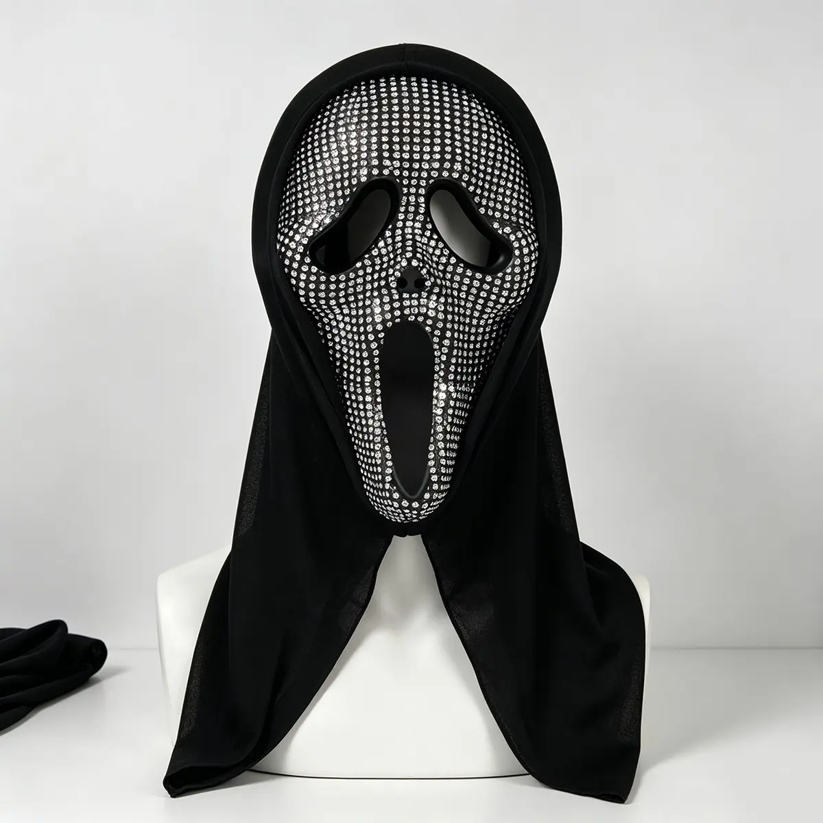 Halloween Glittering Ghost Face Mask, Scary Cosplay Costume Accessory, Perfect for Halloween Parties & Events, 1 Piece