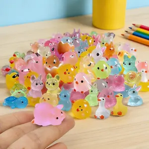 50PCS Random Mini Resin Animal Decor Figurine Ornaments, Glow in The Dark Glow Animals Keychain Accessories for Fairy Garden Micro Landscape Decor