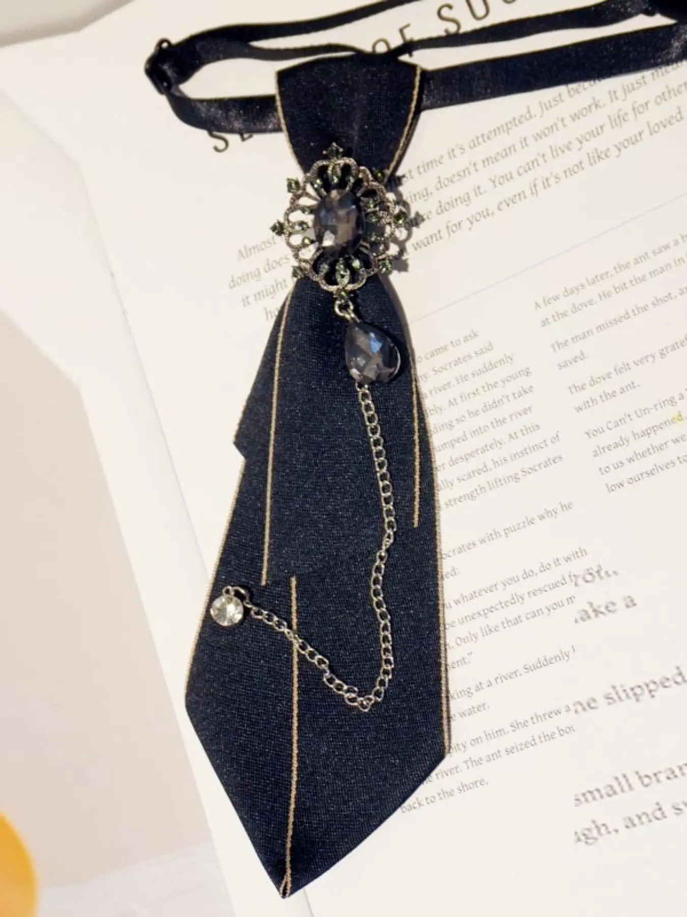 Shirt Accessory, Pre-Tied Rhinestone Tie, Elegant Evening Wear, Graduation Season Style, All-Season Fashion