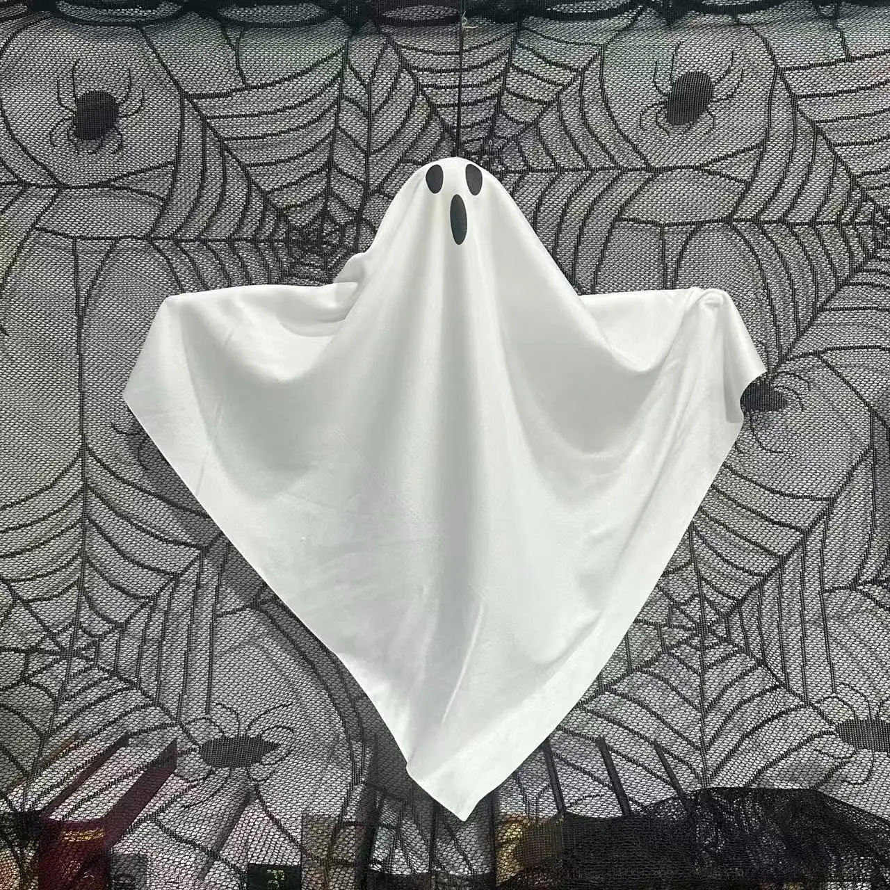 Halloween Outdoor Hanging Ghost Decoration, Flying Ghost, Perfect for Halloween Party Decor, Indoor Garden, Patio, Lawn