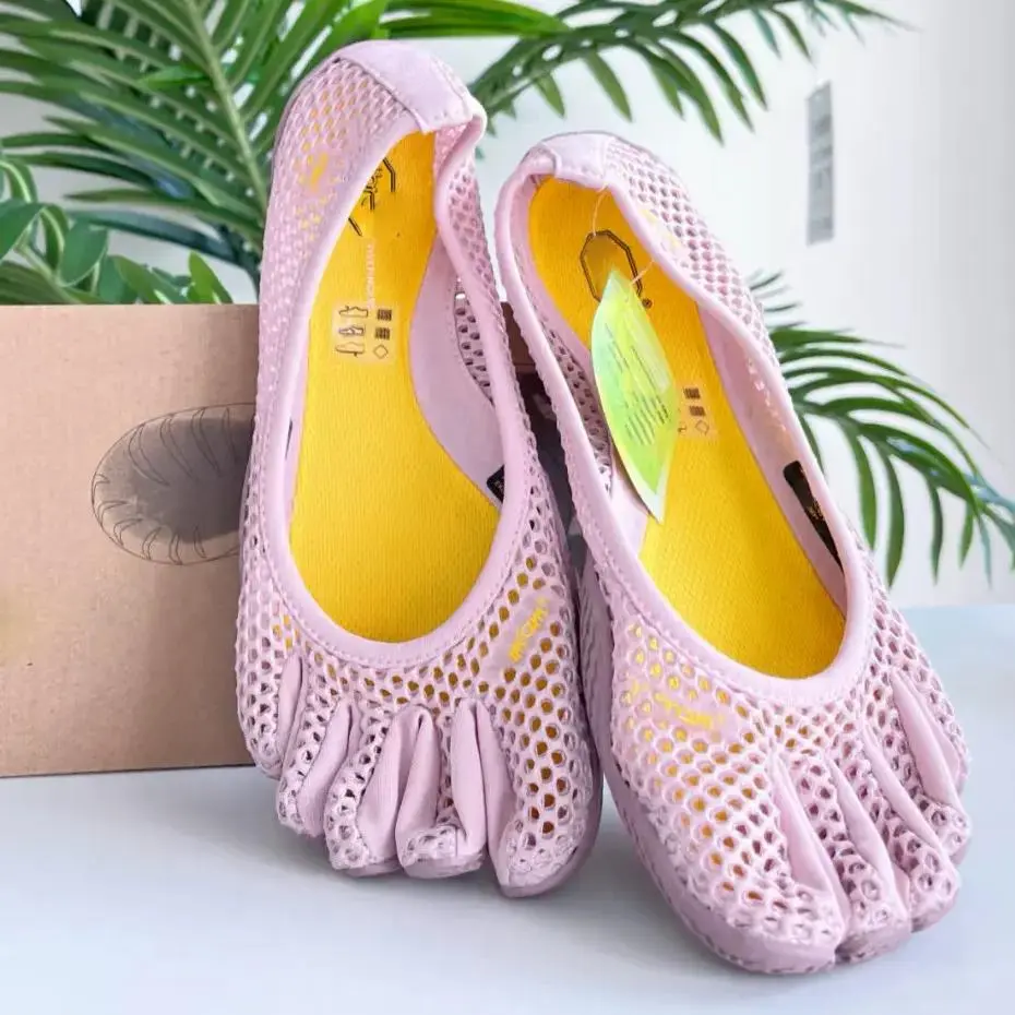 New five-toe yoga shoes with soft soles, non-slip, for dance training, indoor fitness, Pilates, women's balance, breathable split-toe shoes