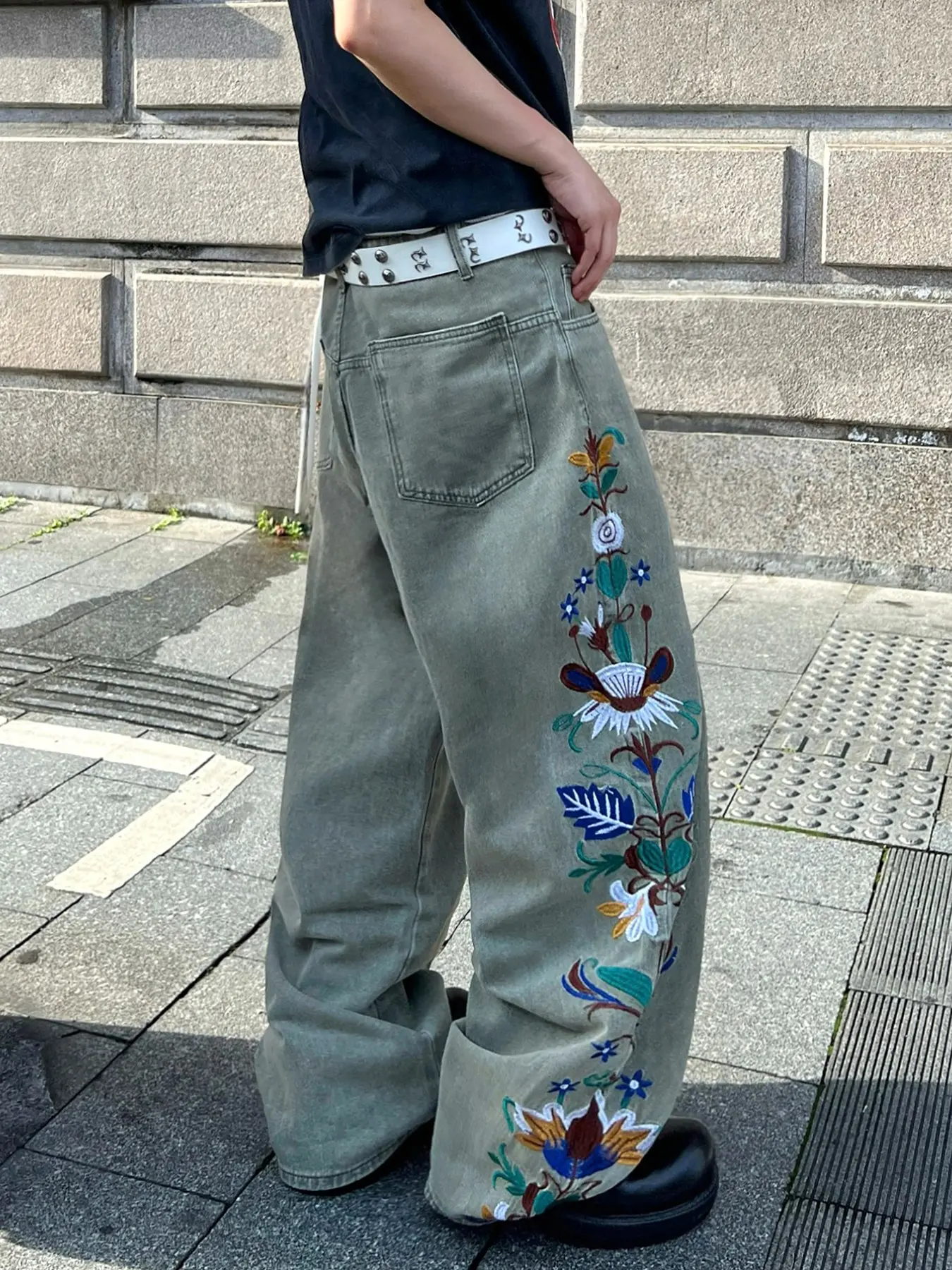 Vintage Embroidered Jeans for Men, Loose Fit Wide Leg, Distressed Washed Comfortable Denim, Y2K Street Fashion, Durable, All Seasons, Streetwear Denim Jeans