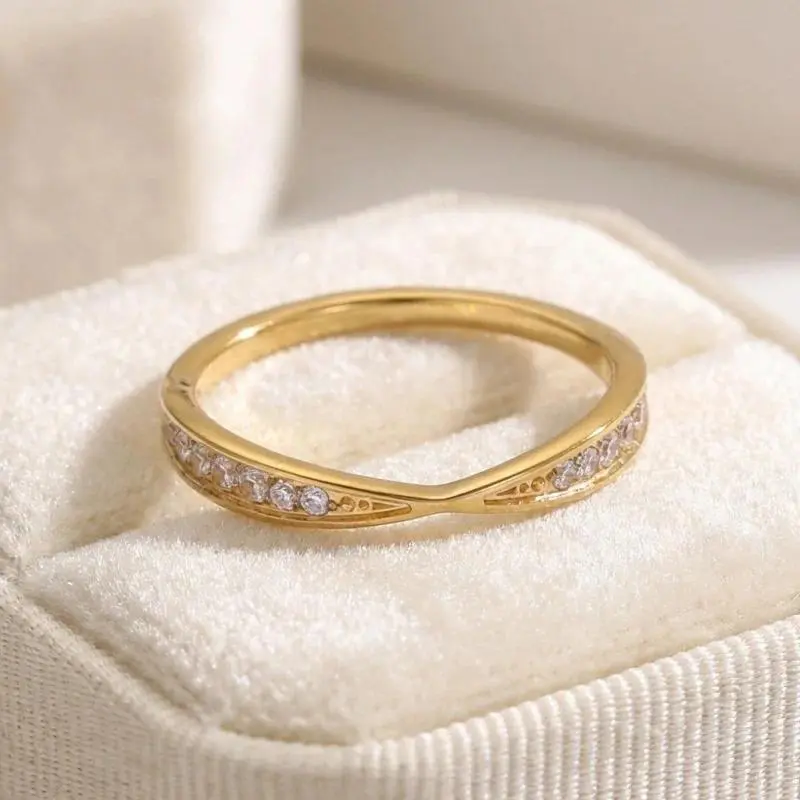 CarlidanaLuxury titanium steel non-fading Möbius half-diamond ring18KGold-white gold color-preserving simple diamond ring