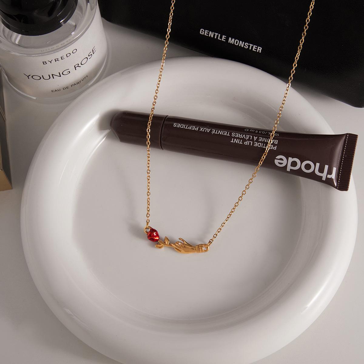 [FLAME] Women's Gold Necklace with Red Rose, Romantic Love Pendant with Small Zircon, Elegant Enamel Chain, Perfect Gift for Female Friends on Valentine's Day