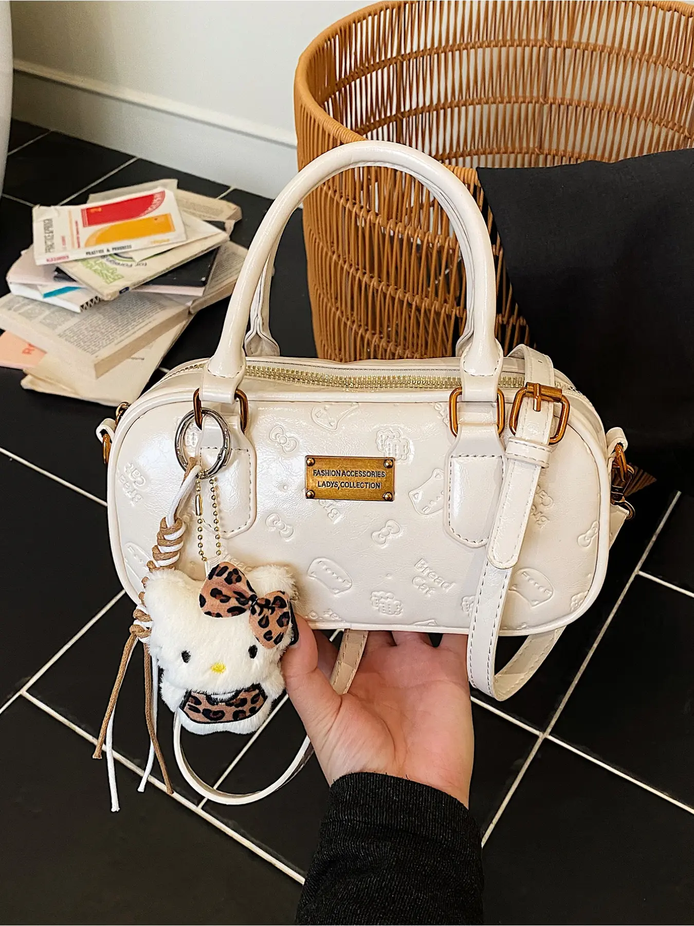 Korean-Style Instagram-Inspired Cute Pendant Handbag Glossy Embossed Boston Bag Niche Design Versatile Commuter Casual Crossbody Bag New Arrival Women's Handbag for Young Girls