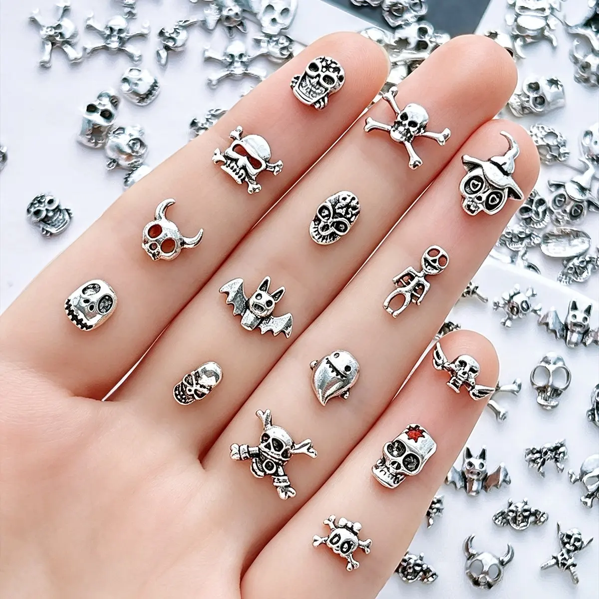 Y2K Multiple Style Creative Alloy Skulls Nail Charms 3D Simulated Ancient Silver Heavy Bat Ghost Gothic Wind Nail Art Accessories DIY Halloween Series Decorations