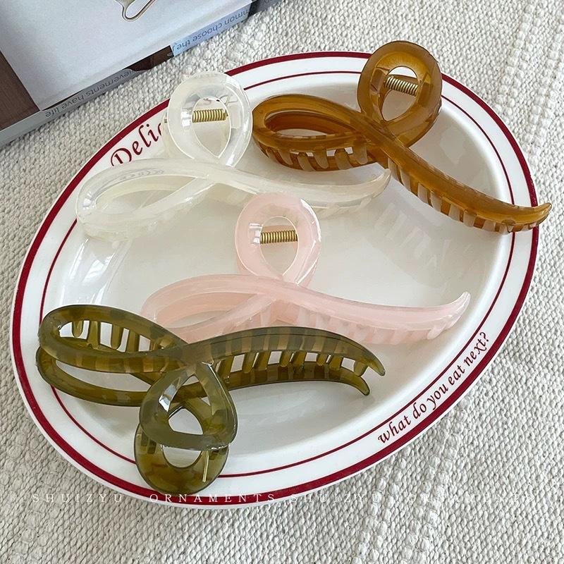 Simple and elegant versatile jelly claw clip for women, suitable for up-dos at the back of the head, new stylish hair accessory