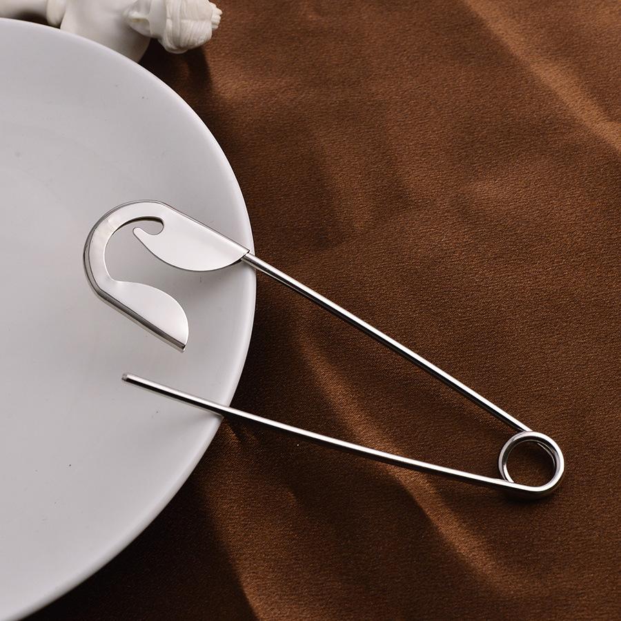 Exaggerated, simple, and creative bright silver metal hairpin, large size for thick hair, personalized accessory for the back of the head