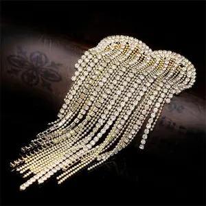 Women's Korean-Style Tassel Brooch - 7.2x3.6cm Heart-Shaped Flower Motif Accessory with Stitch Detail for Cardigans, Coats