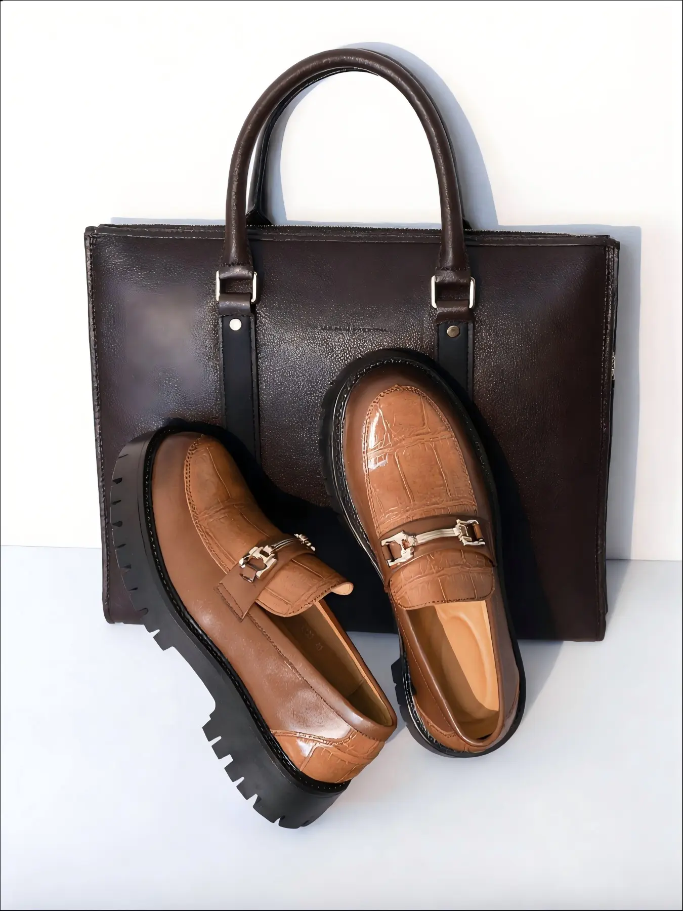 Men's Glossy Leather Loafers with Embossed Patina and Metallic Horsebit, Thick Sole Indoor Outsole Business Casual Office Shoes Slip-On Shoes for Trendy Young Men