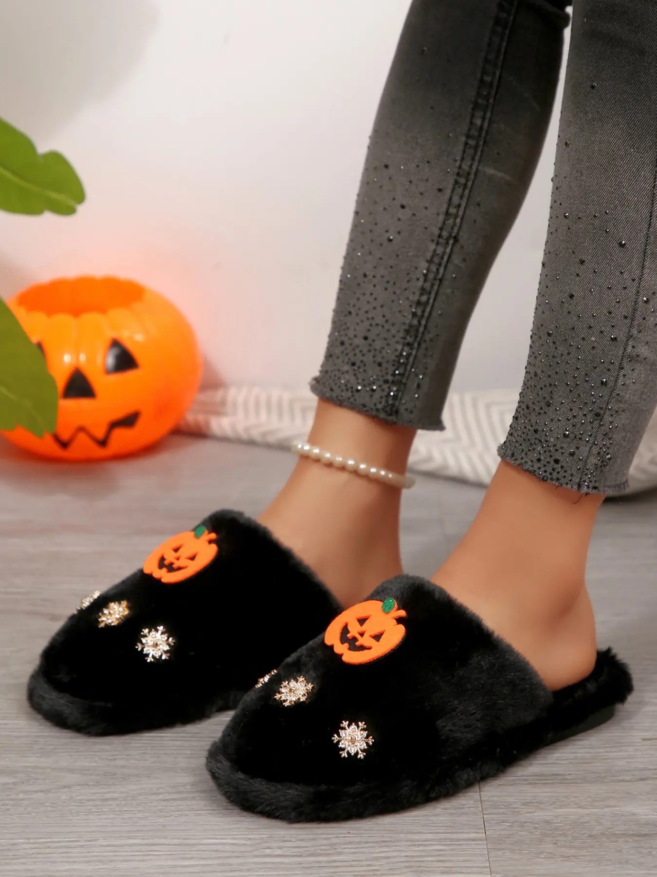 Women Halloween Pumpkin Furry Closed Toe Slippers Warm Indoor Home Footwear