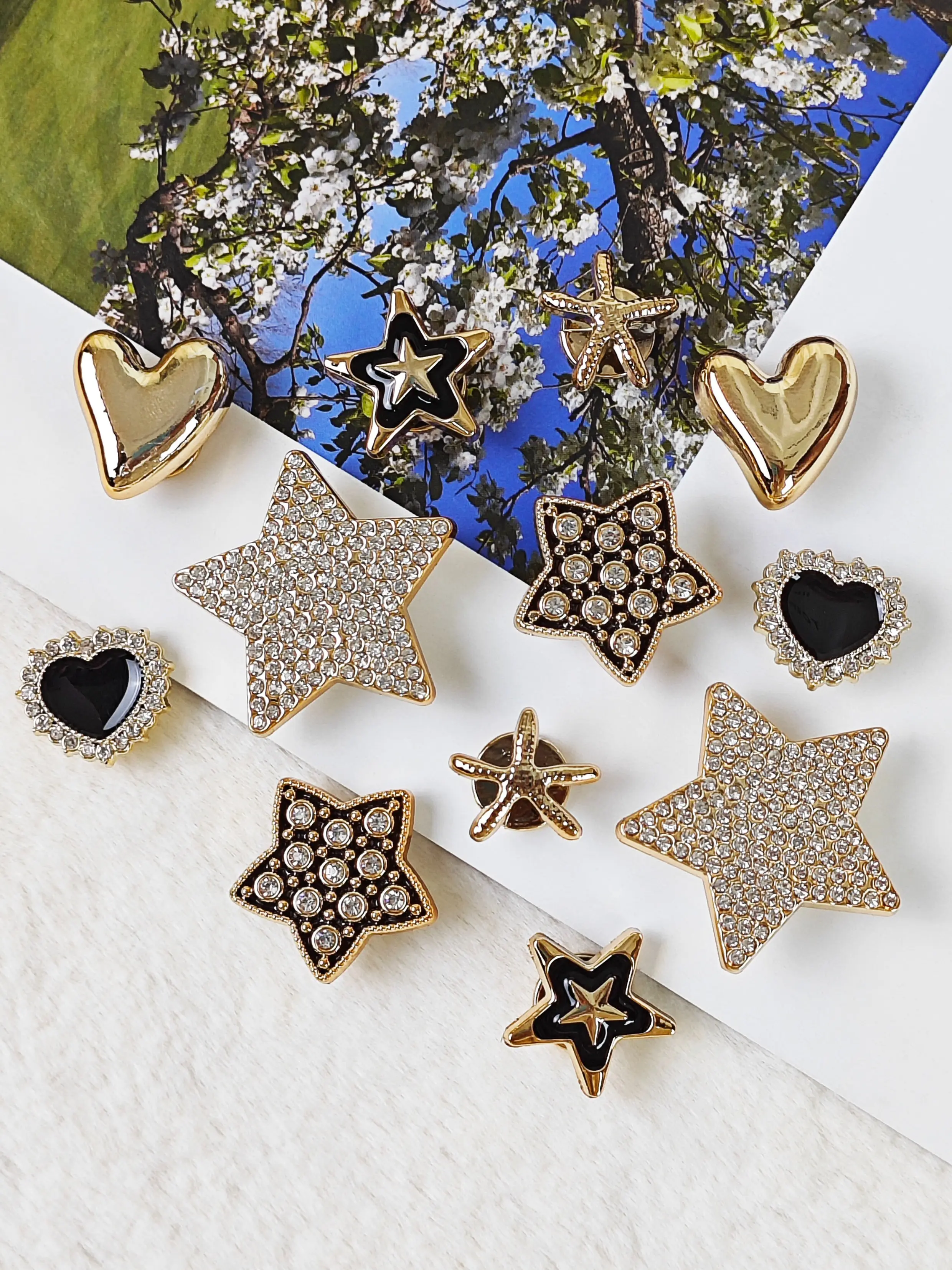 12pcs DIY Shoe Decoration Charms, Shiny Star Buckles, Lightweight Non-Metal, Y2K Fashion, Unisex, for Eva Sandals, Detachable, Holiday Gift