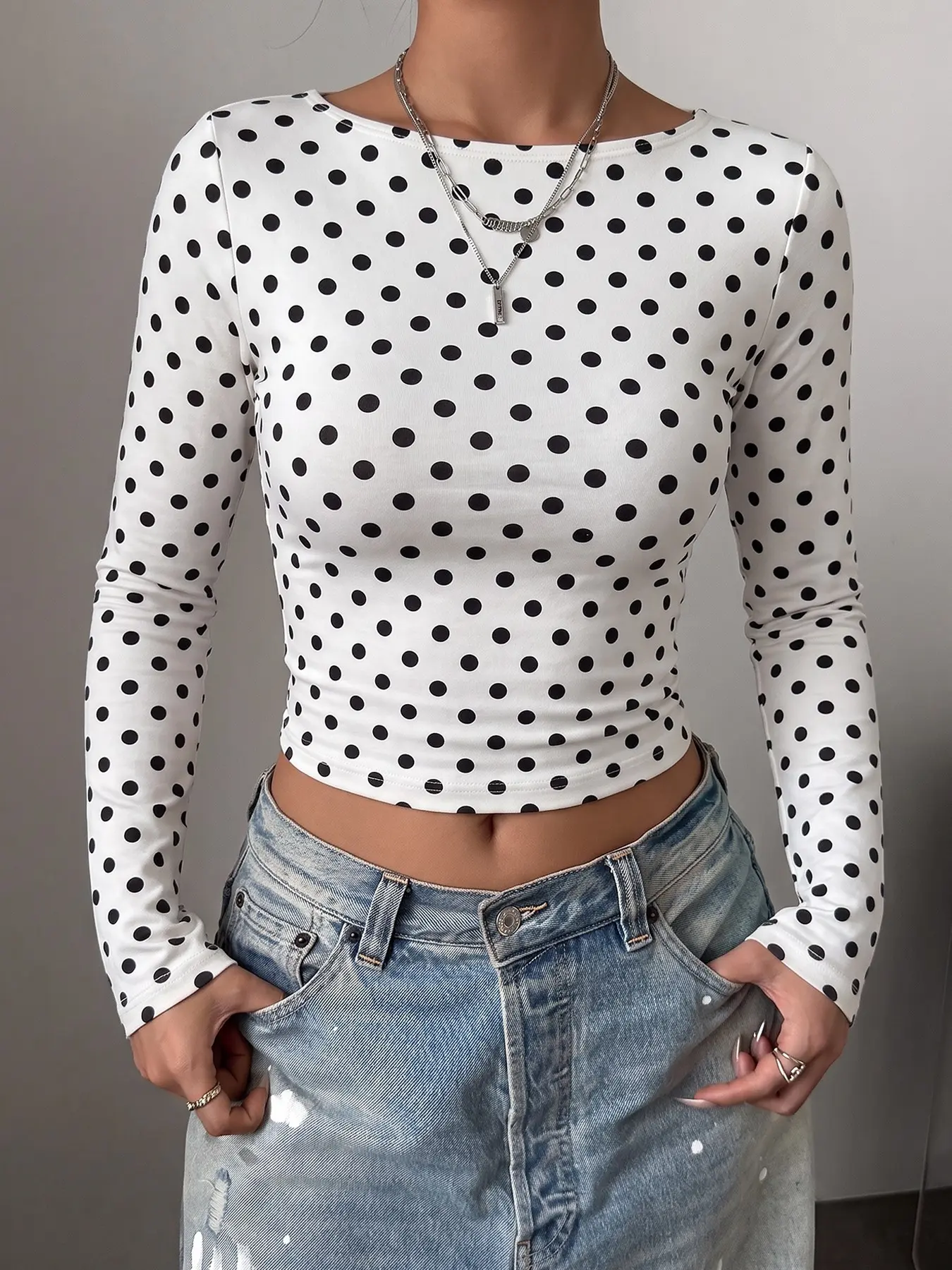 Women French Retro Spicy Crop Long Sleeve Top Soft Stretch Jersey Off White Full Large Black Polka Dot Boat Neck Slim Fit Cropped Layering Basic Blouse For Coffee Shop Street Spring Summer Wear 2026 Trendy #bigdotboatnecktshirt #frenchvintagecroptop #mono