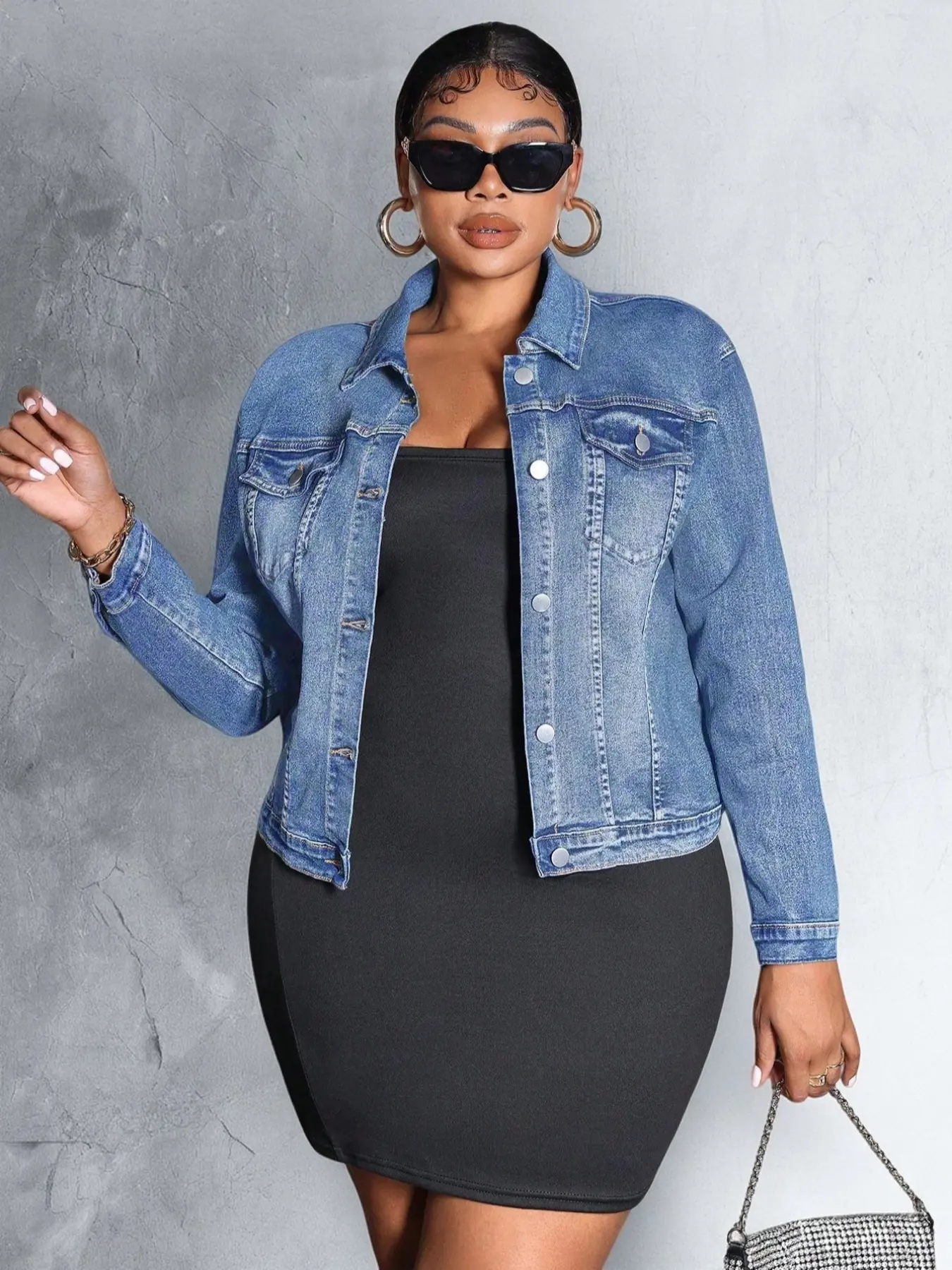 Women's Plus-Size Vintage Casual Long Sleeve Light Wash Denim Jacket with Button Closure, Stretchy Fabric, Retro Fashion All-Season Everyday Jacket for Daily Wear
