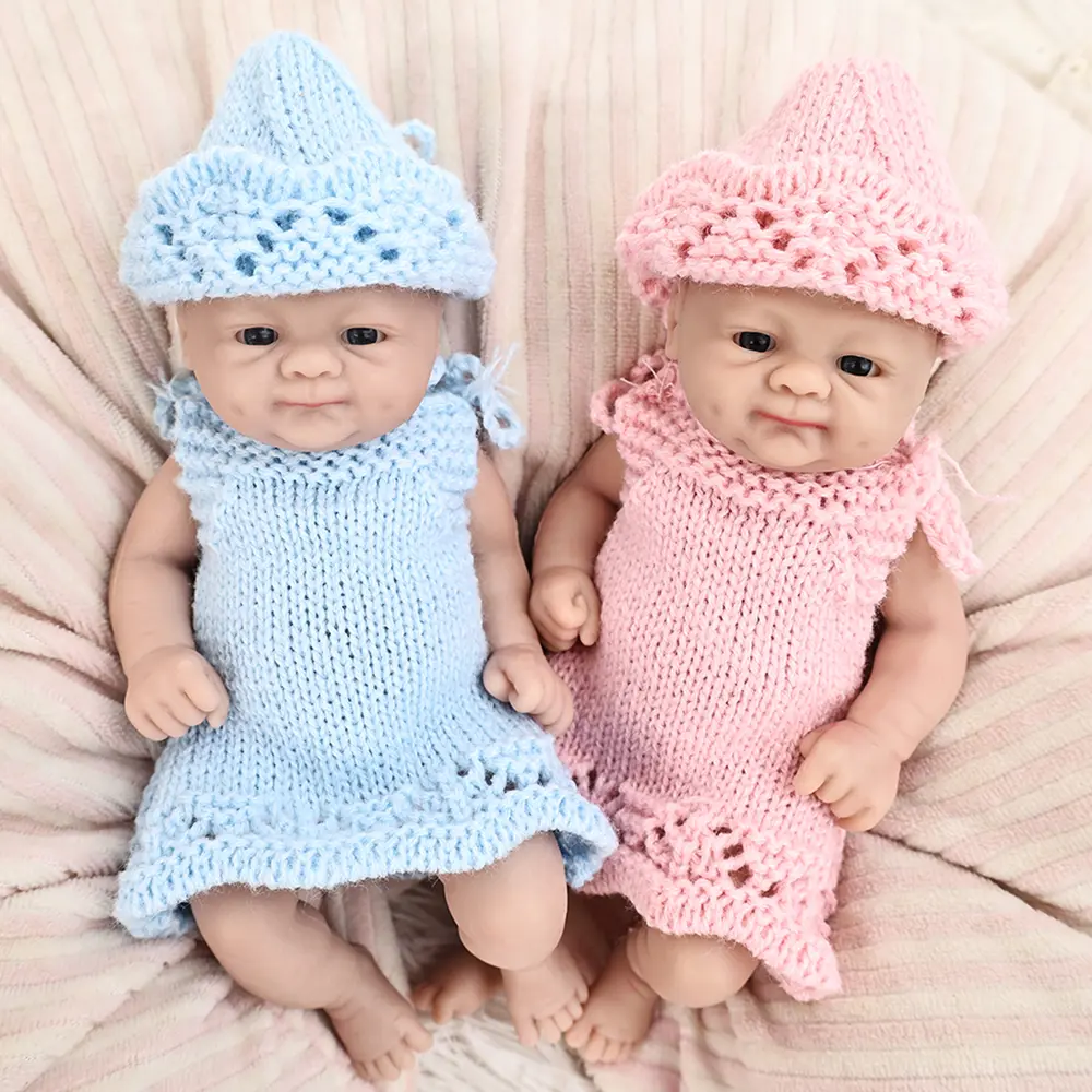 Lifelike Mini Silicone Reborn Doll, 7inch/18cm Soft & Cute Newborn Doll Collectible with Clothes, Full Body Solft Silicone Reborn Doll-3D Painted Skin,Handmade,Waterproof, Floppy, Stress Relief Toy, Reborn Dolls for Kids, Fun Gifts for Kids Xmas Gifts
