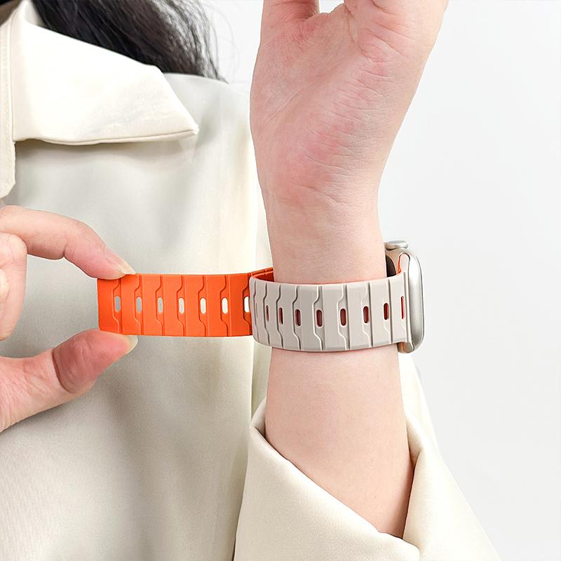 Magnetic Strap For Apple Watch Bands Ultra 2 49mm 45mm 44mm 46mm 42mm 40mm Belt Silicone Bracelet iWatch Series 11 10 8 7 6 5 9 SE