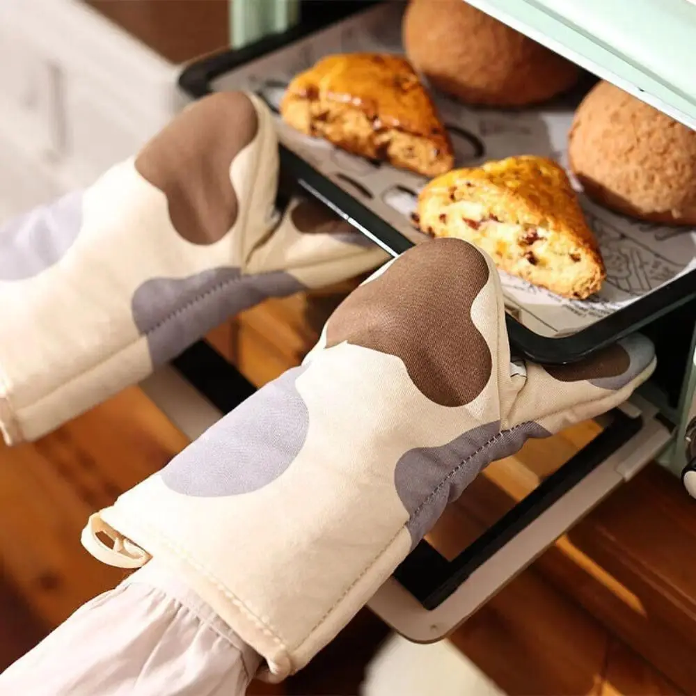 High Quality Anti-scald Cat Paws Oven Mitts Cotton Gray Baking Oven Gloves Heat Protective Microwave Insulated Gloves