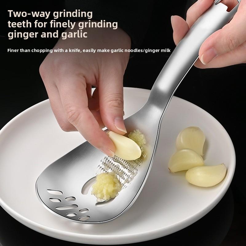 Stainless Steel Multi-Function Grating Spoon Garlic Mincer Ginger Grinder Baby Food Masher Slotted Spoon for Kitchen